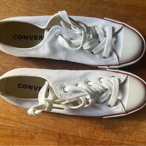 Converse dainty canvas NIB.